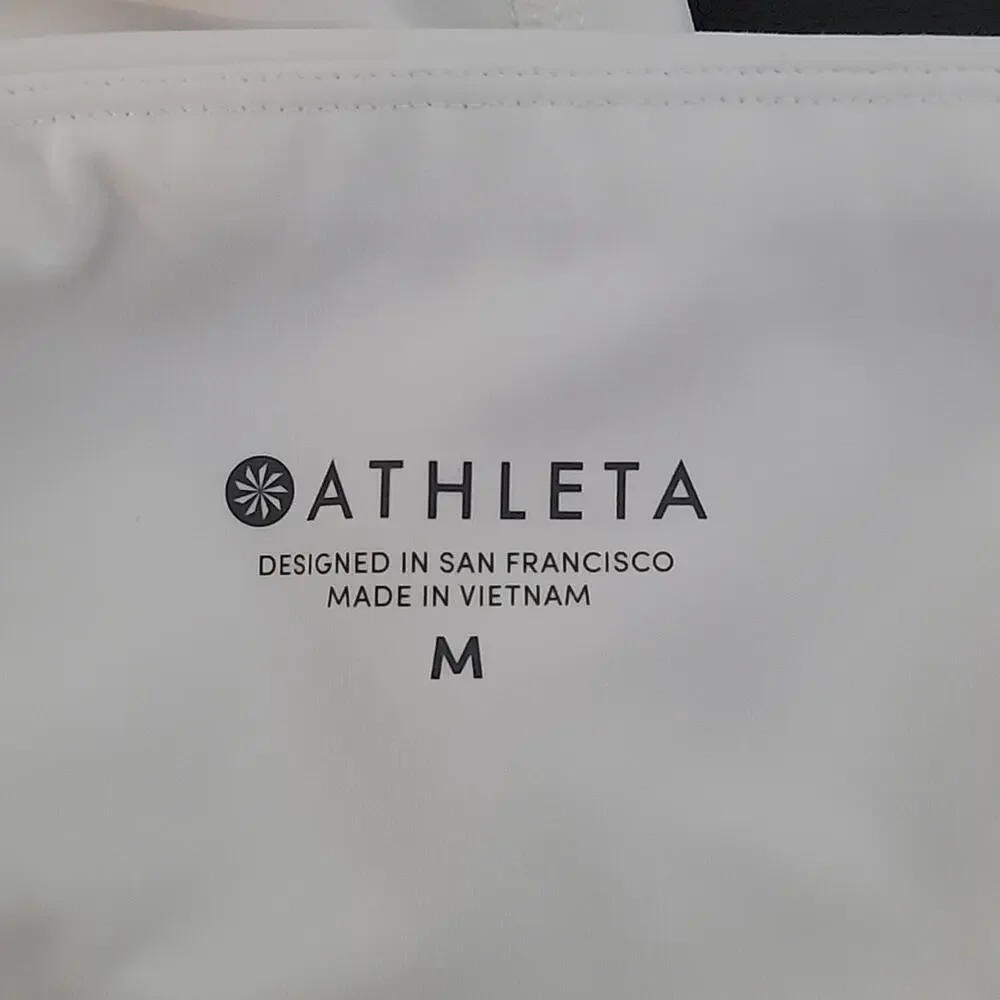 Athleta Mesh Contender Mid-Rise Capri Leggings‎ in White Medium